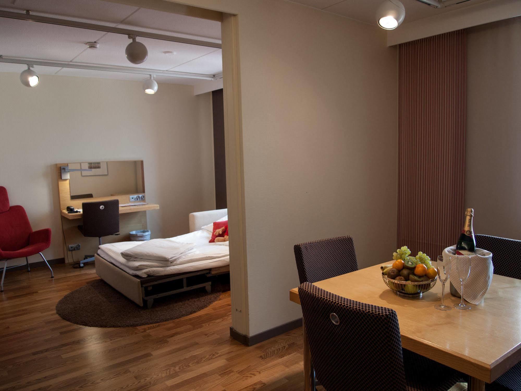 Original Sokos Hotel Vaakuna Коувола Экстерьер фото